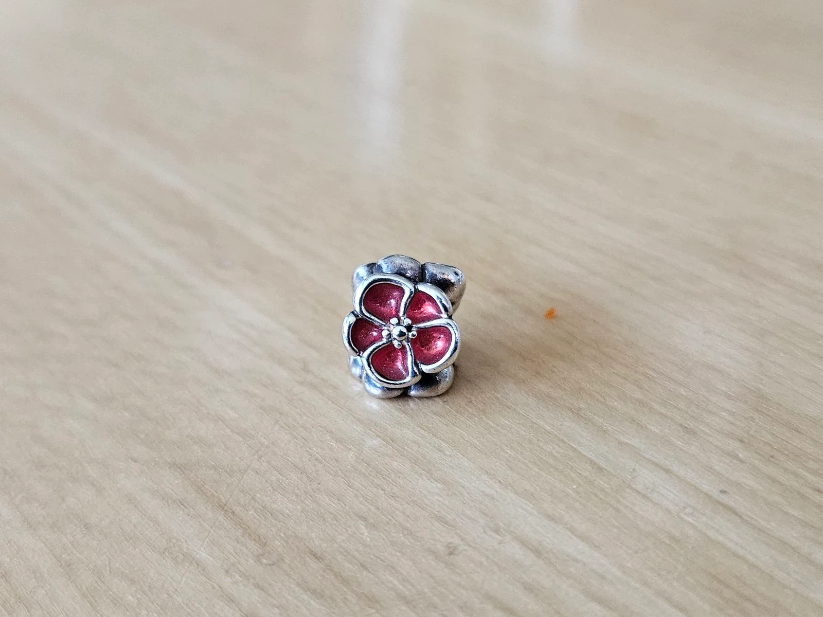 Pandora poppy bedel